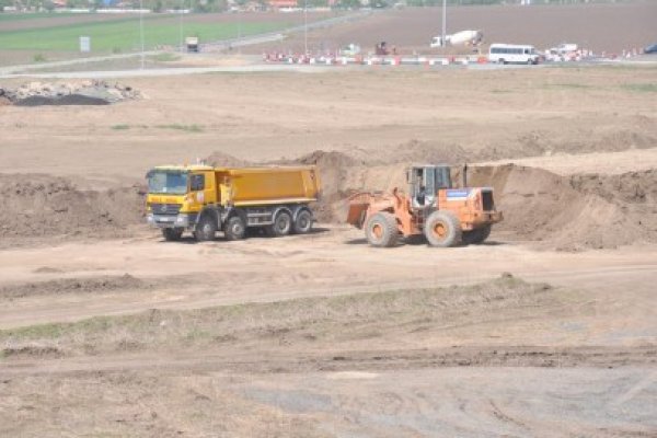 Sănătatea şi Transporturile primesc mai mulţi bani
